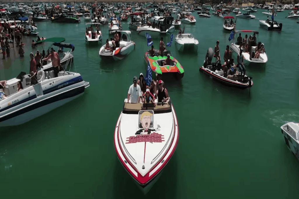 Take a Look at The Lake Havasu City, AZ Trump 2020 Boat Parade